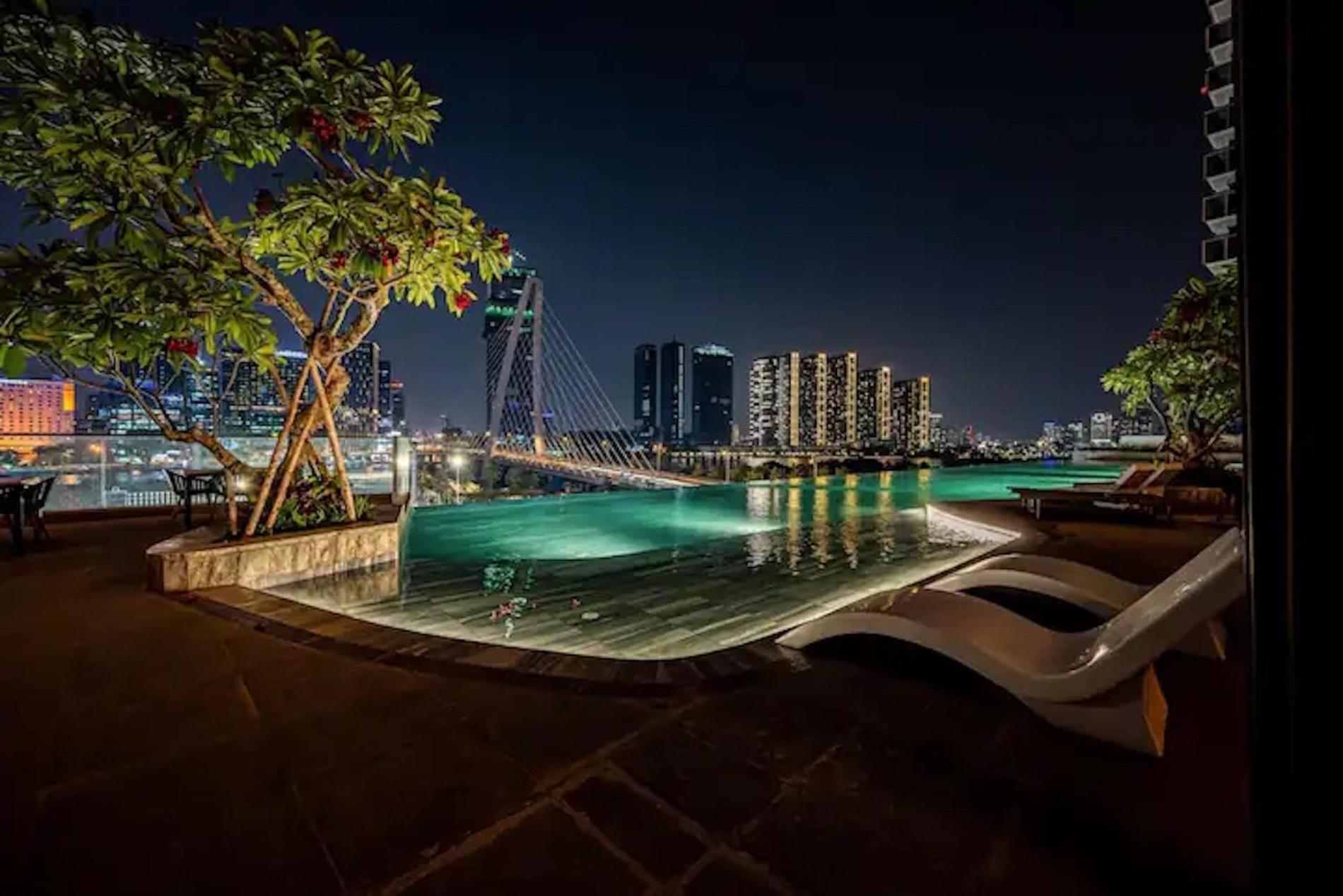 The Opera Apartment Cental Saigon Free Pool-Gym-Sauna Room- Golf Mini Bandar Ho Chi Minh Luaran gambar