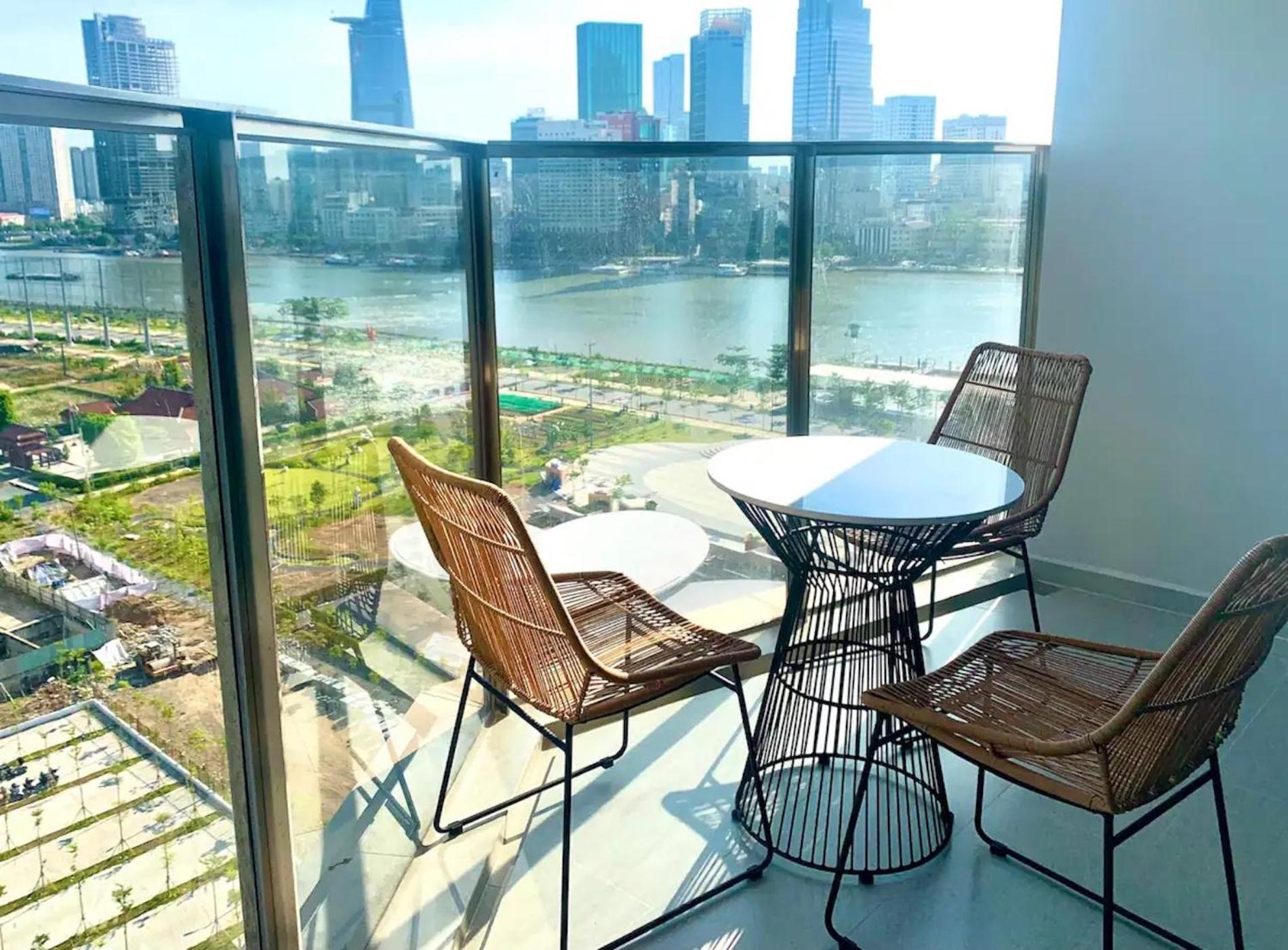 The Opera Apartment Cental Saigon Free Pool-Gym-Sauna Room- Golf Mini Bandar Ho Chi Minh Luaran gambar